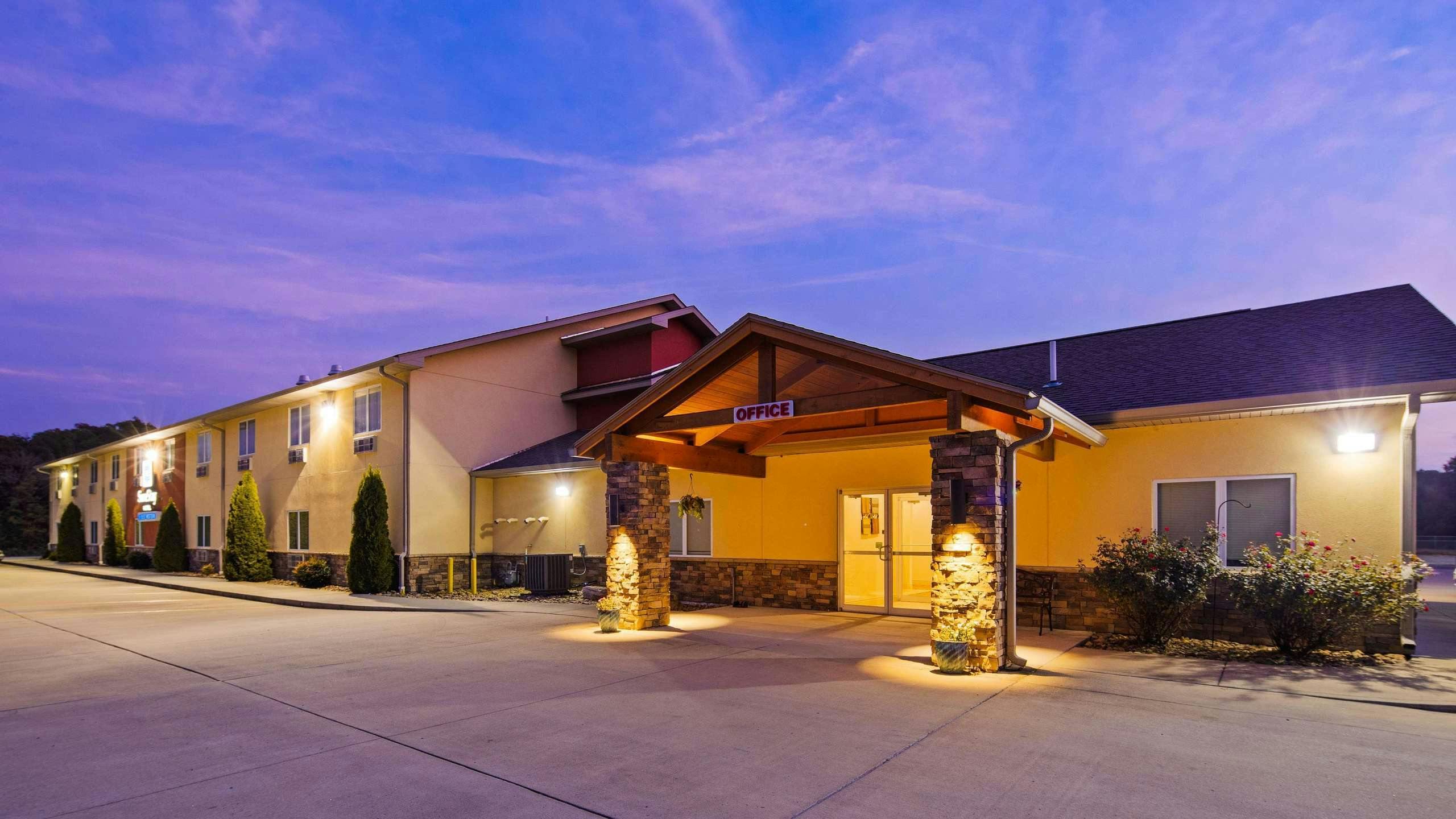 Hotel SureStay Hotel by Best Western Whittington Rend Lake photo 5