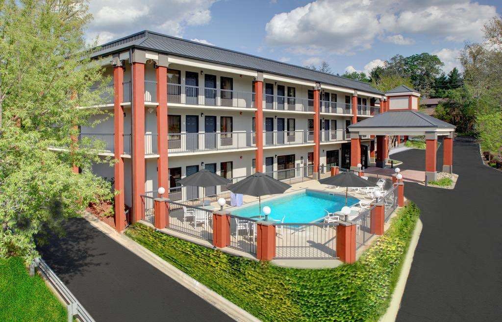 Clarion Pointe Biltmore Village