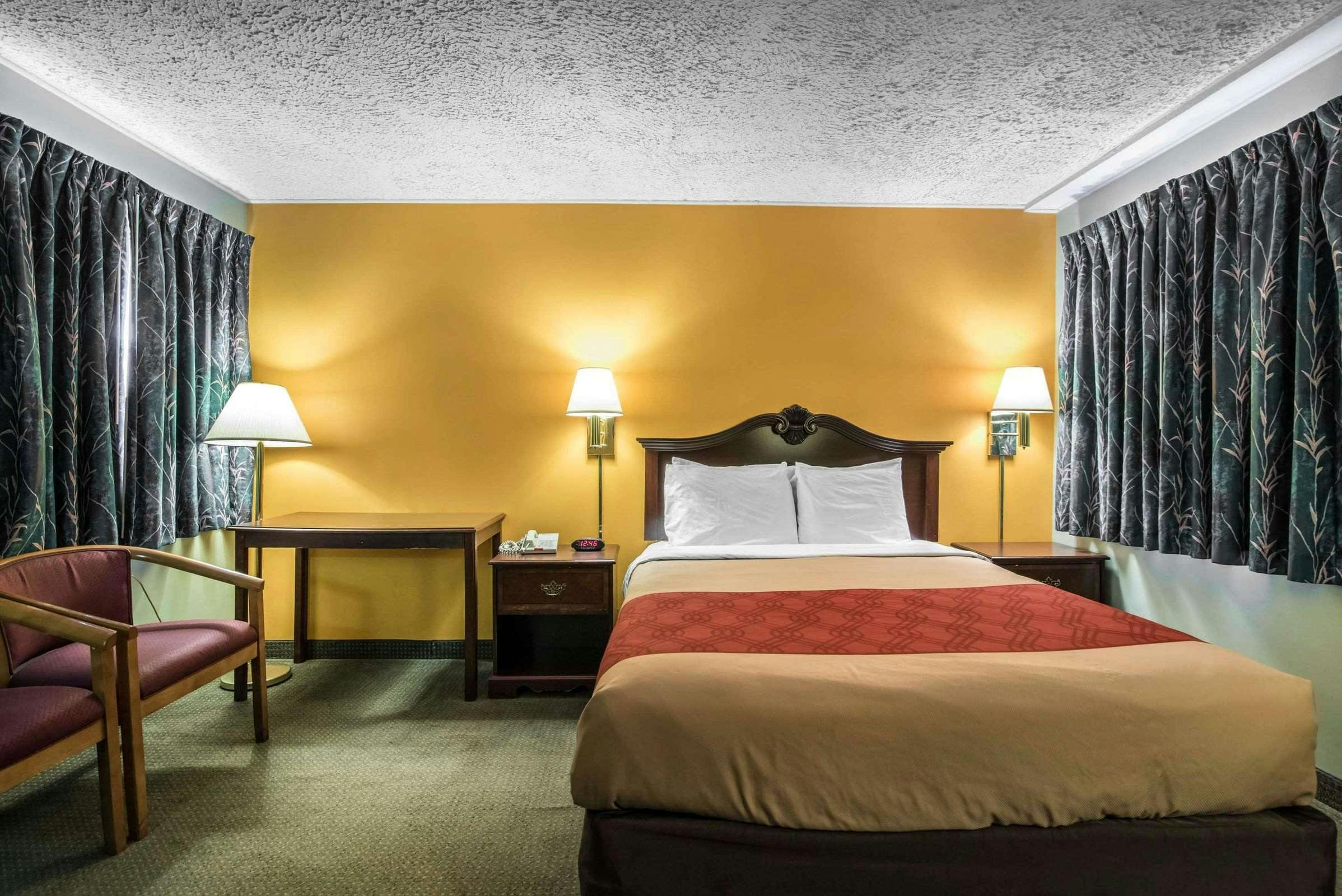 Hotel Econo Lodge Brattleboro South photo 1