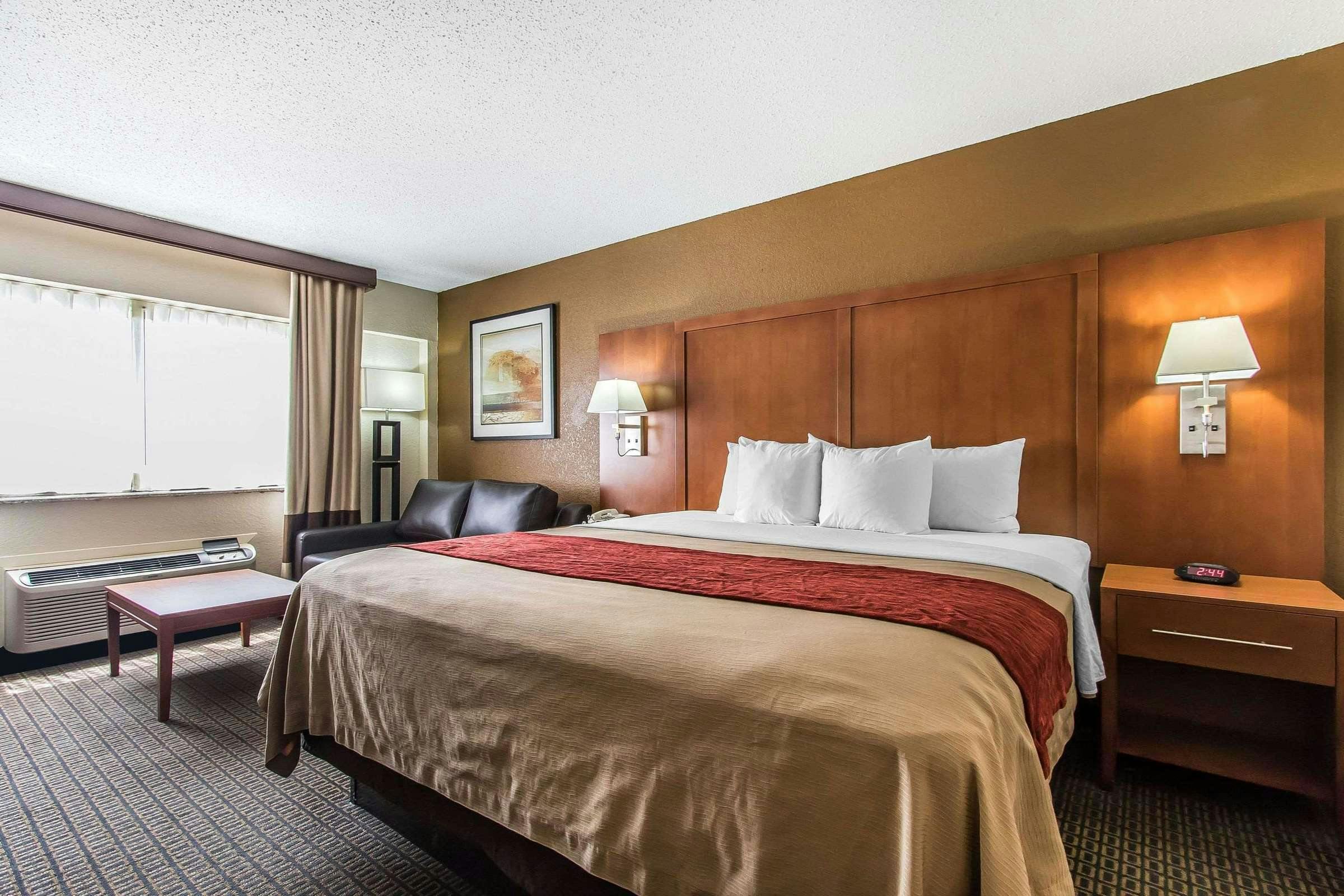 Hotel SureStay Plus by Best Western Mobile I-65 photo 1