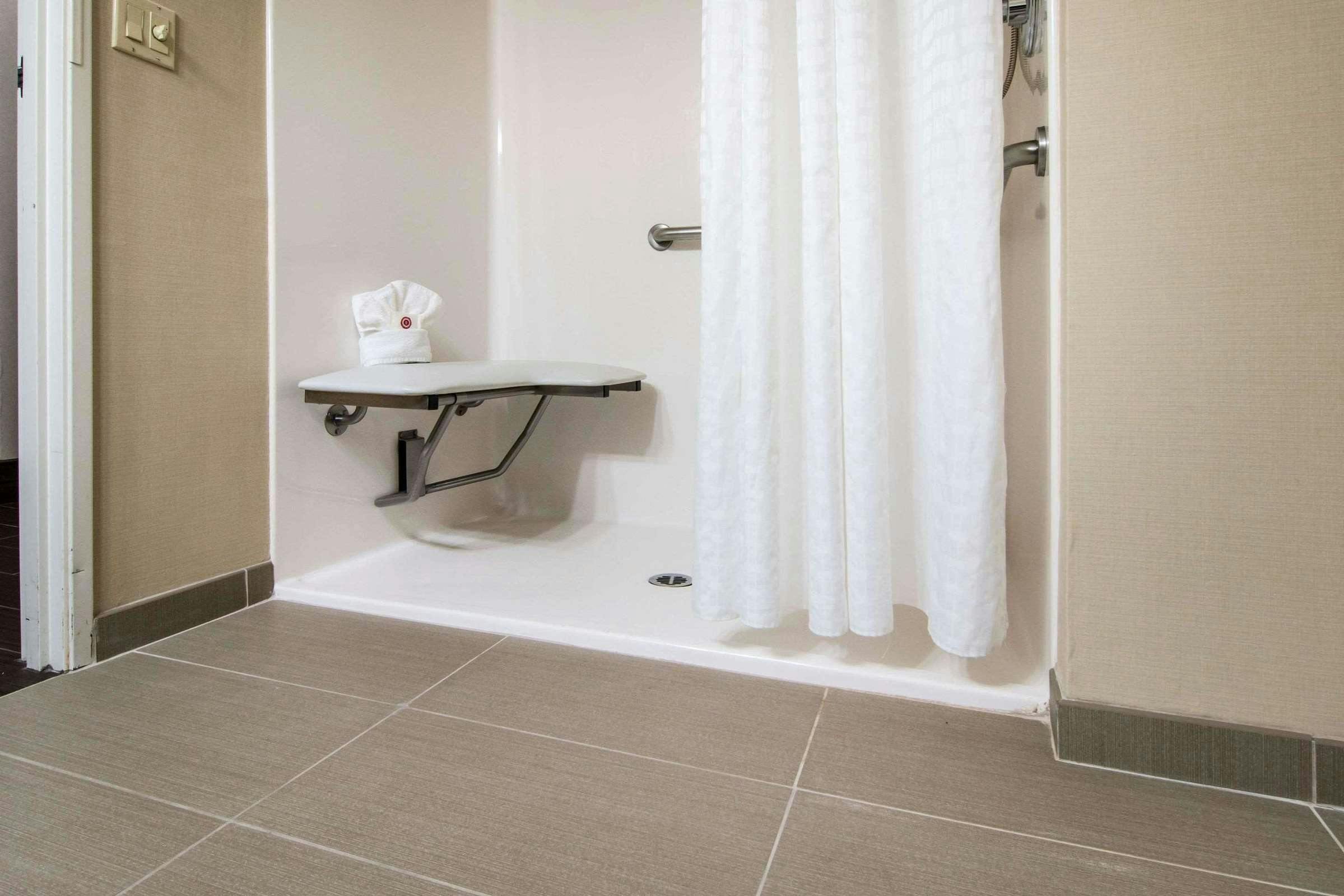 Hotel COMFORT SUITES LINN COUNTY FAIRGROUND AND EXPO photo 5