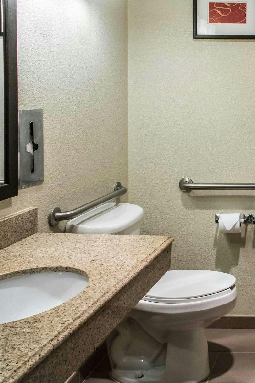 Hotel Spark by Hilton Round Rock photo 4