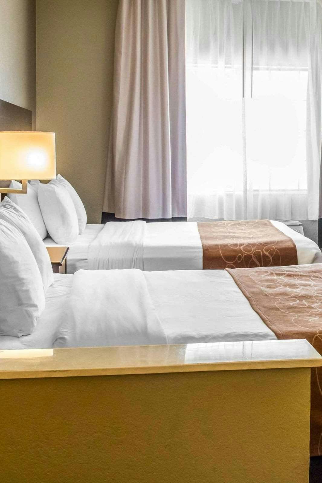 Hotel Spark by Hilton Round Rock photo 1