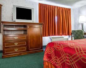 Hotel Rodeway Inn & Suites Brunswick Near Hwy 1 photo 1