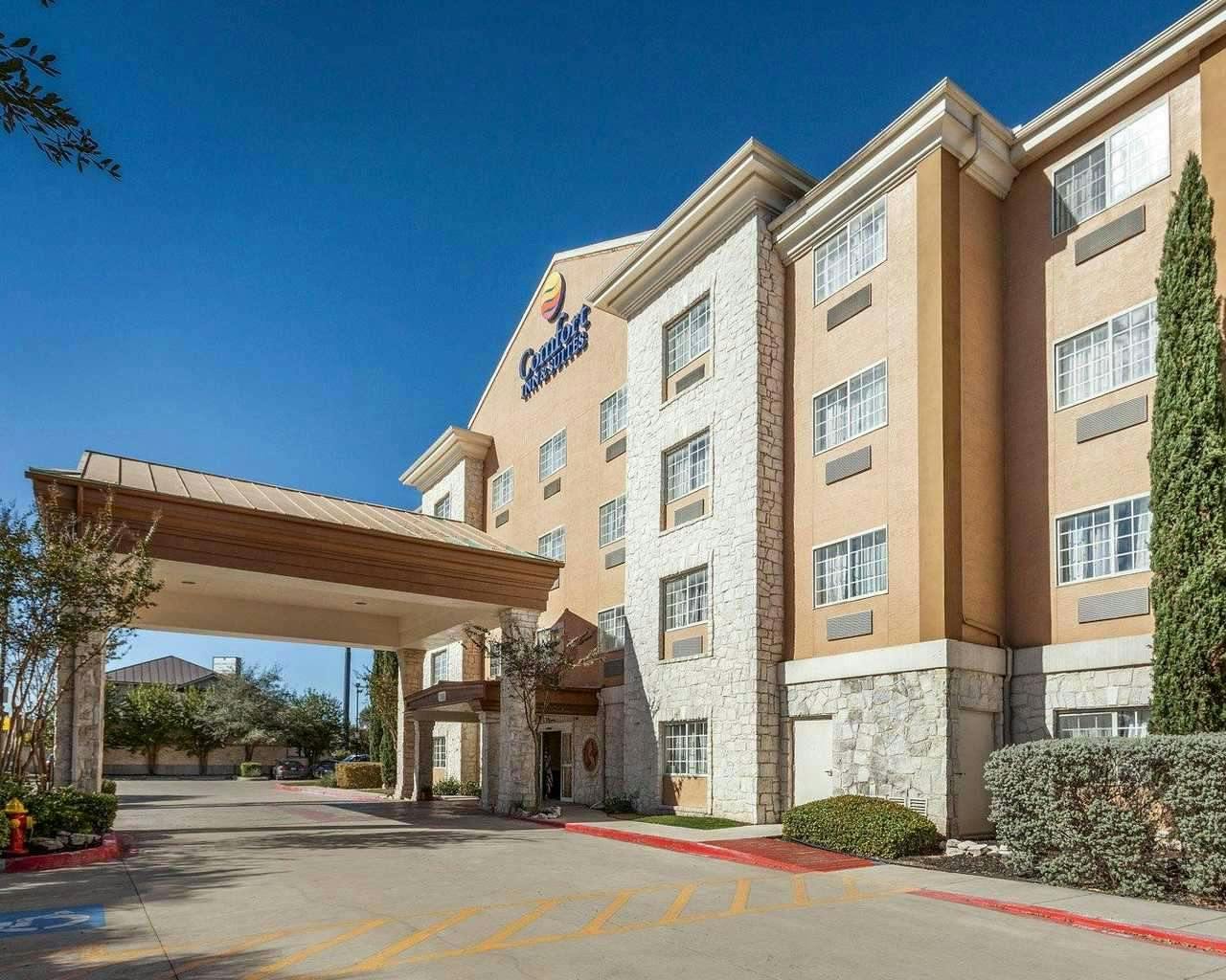 Hotel Comfort Inn & Suites Texas Hill Country photo 2