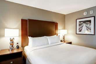 Hotel DoubleTree by Hilton Hotel West Edmonton photo 2