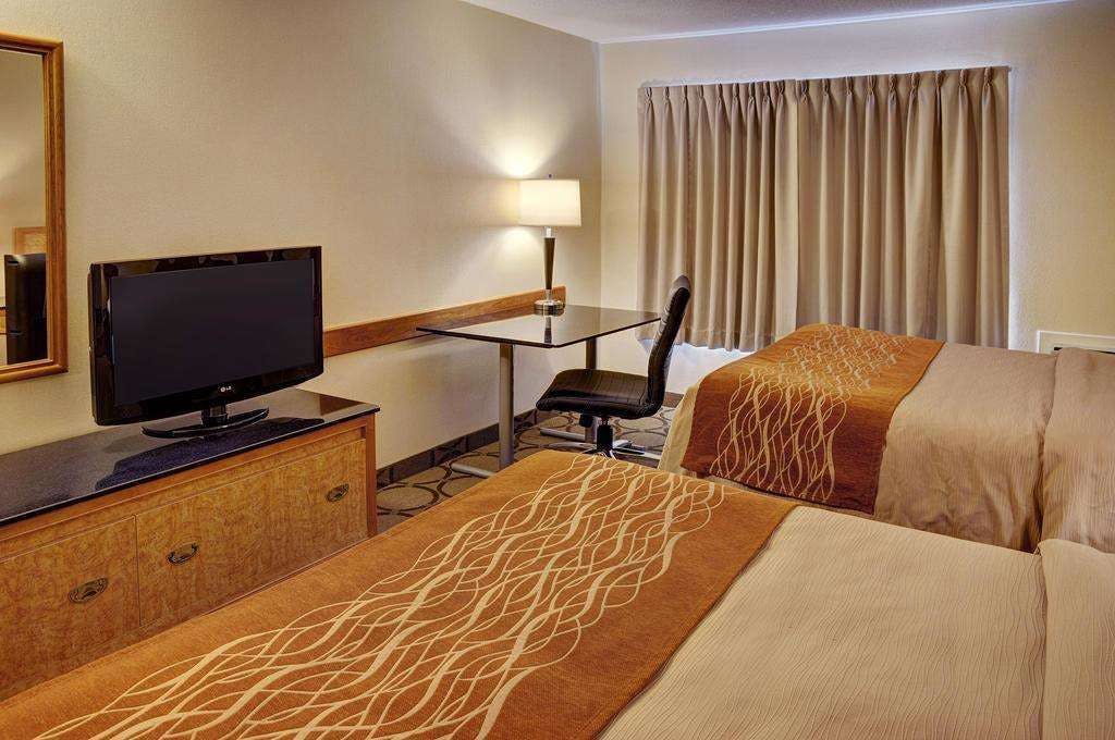 Hotel Comfort Inn Newmarket, ON photo 2