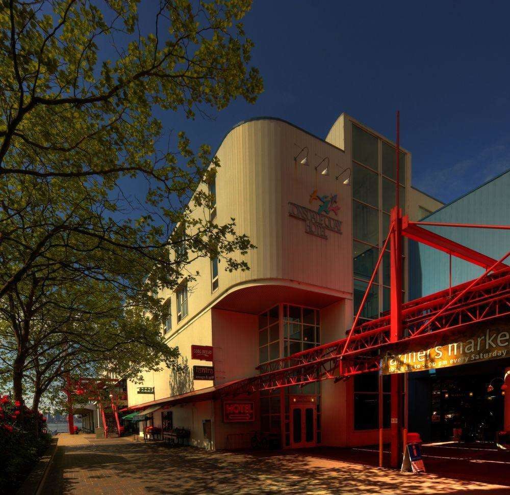 Hotel Lonsdale Quay Hotel photo 5