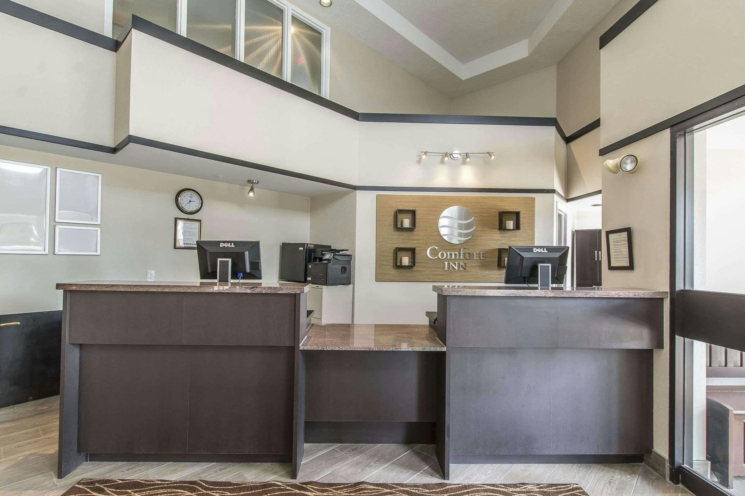 Hotel Comfort Inn photo 2