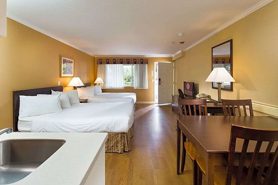 Hotel Econo Lodge Inn & Suites Kelowna photo 5