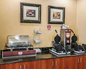 Hotel Comfort Suites near Indianapolis Airport photo 5