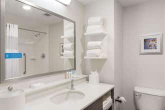 Hotel Hampton Inn Westfield photo 2