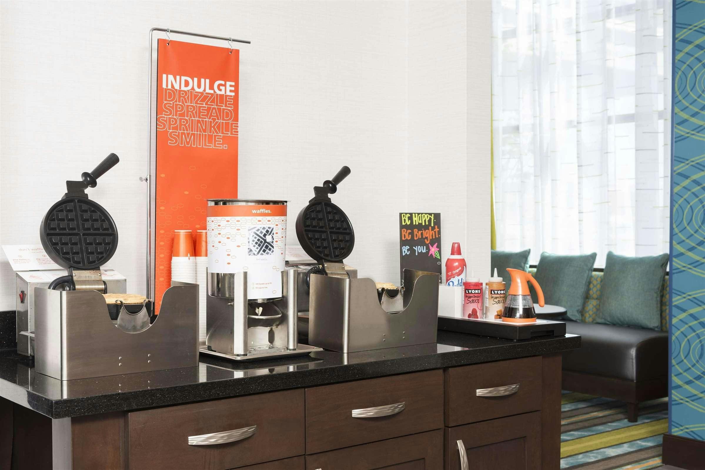 Hotel Hampton Inn Westfield photo 4