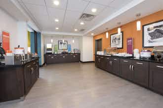 Hotel Hampton Inn Westfield photo 3
