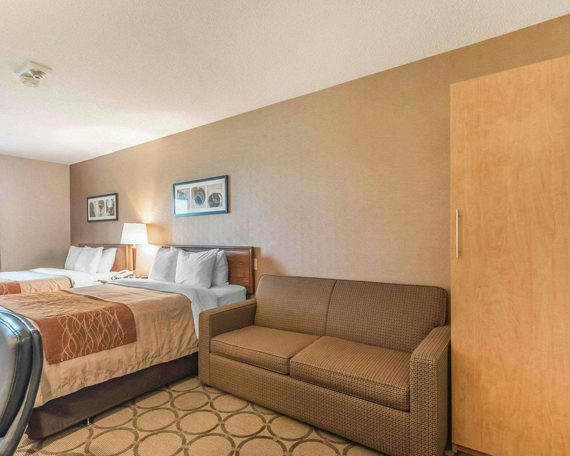 Hotel Comfort Inn Drummondville photo 1