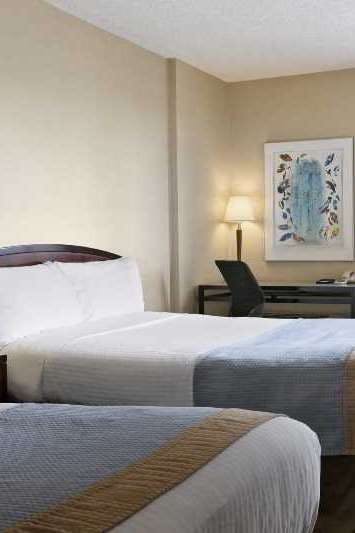 Hotel Coast Victoria Hotel & Marina by APA photo 2