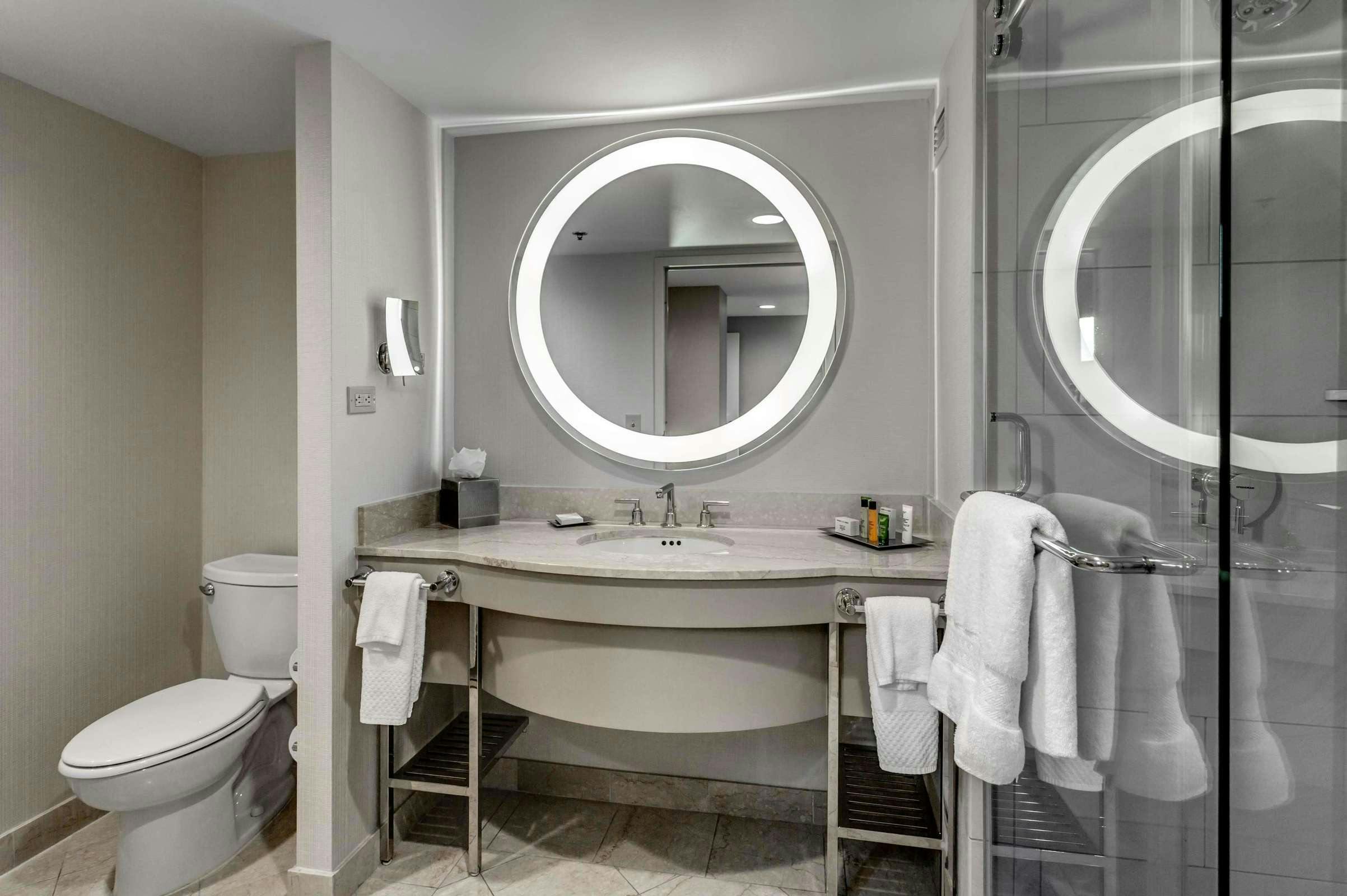 Hotel Hilton Columbus at Easton photo 3