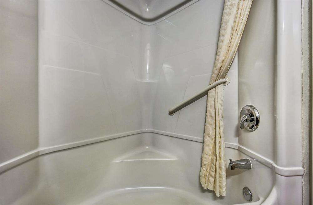 Hotel Motel6 Roseburg, OR - I-5 photo 2