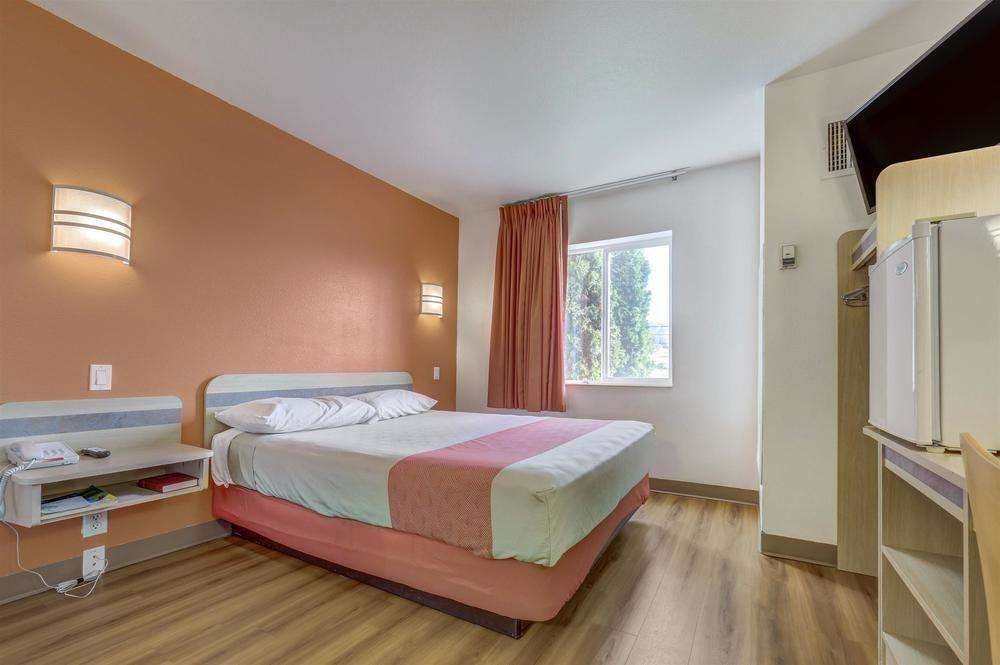 Hotel Motel6 Roseburg, OR - I-5 photo 3