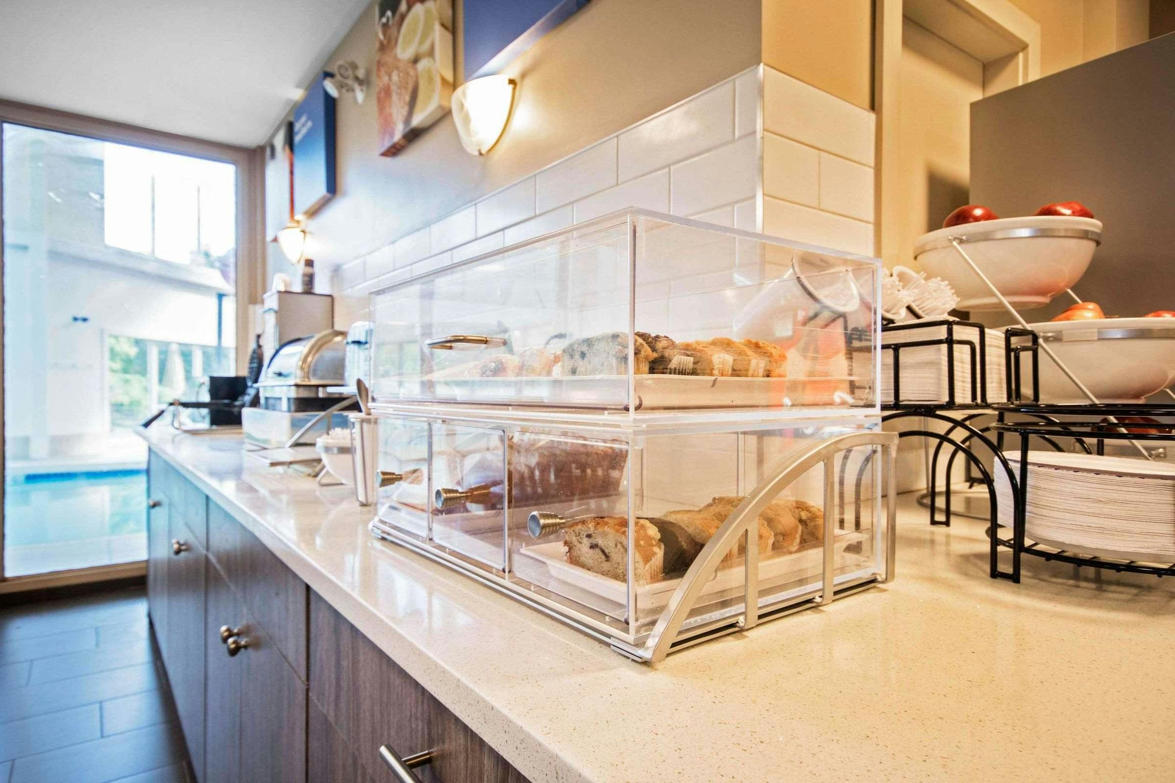 Hotel Comfort Inn & Suites Langley photo 2