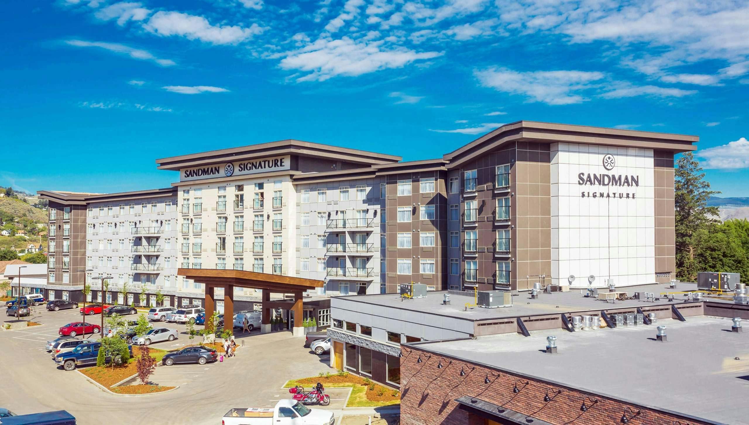 Hotel Sandman Signature Kamloops Hotel photo 2