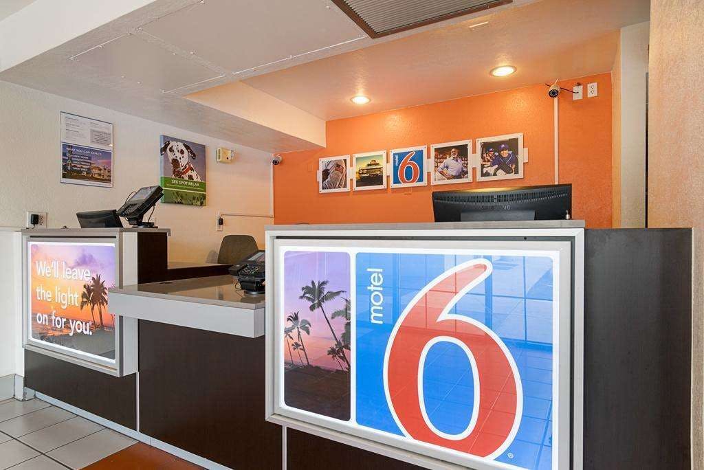 Hotel Motel6 Carpinteria CA Santa Barbara South photo 3