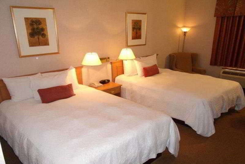 Humphry Inn & Suites