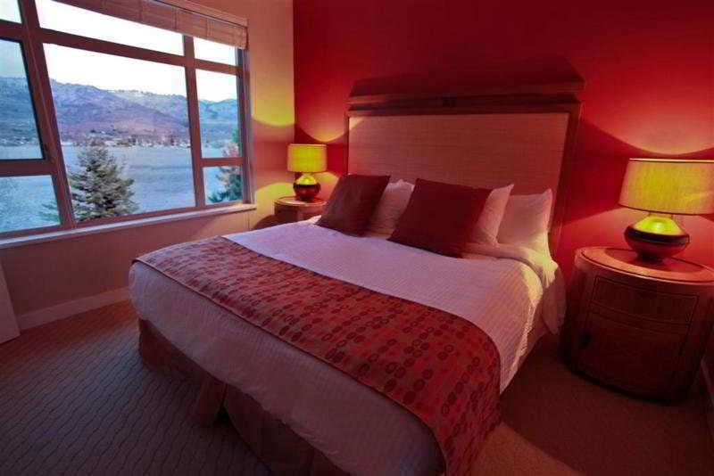 Hotel Watermark Beach Resort photo 4