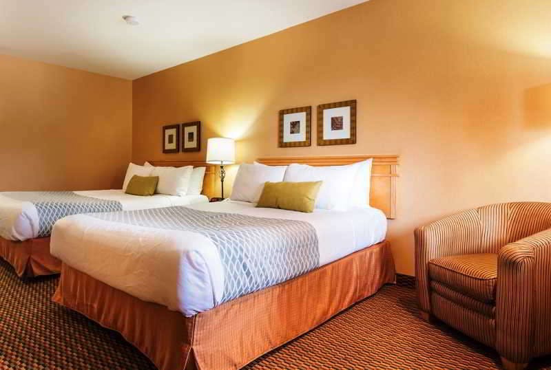 Hotel Accent Inns Kelowna photo 4