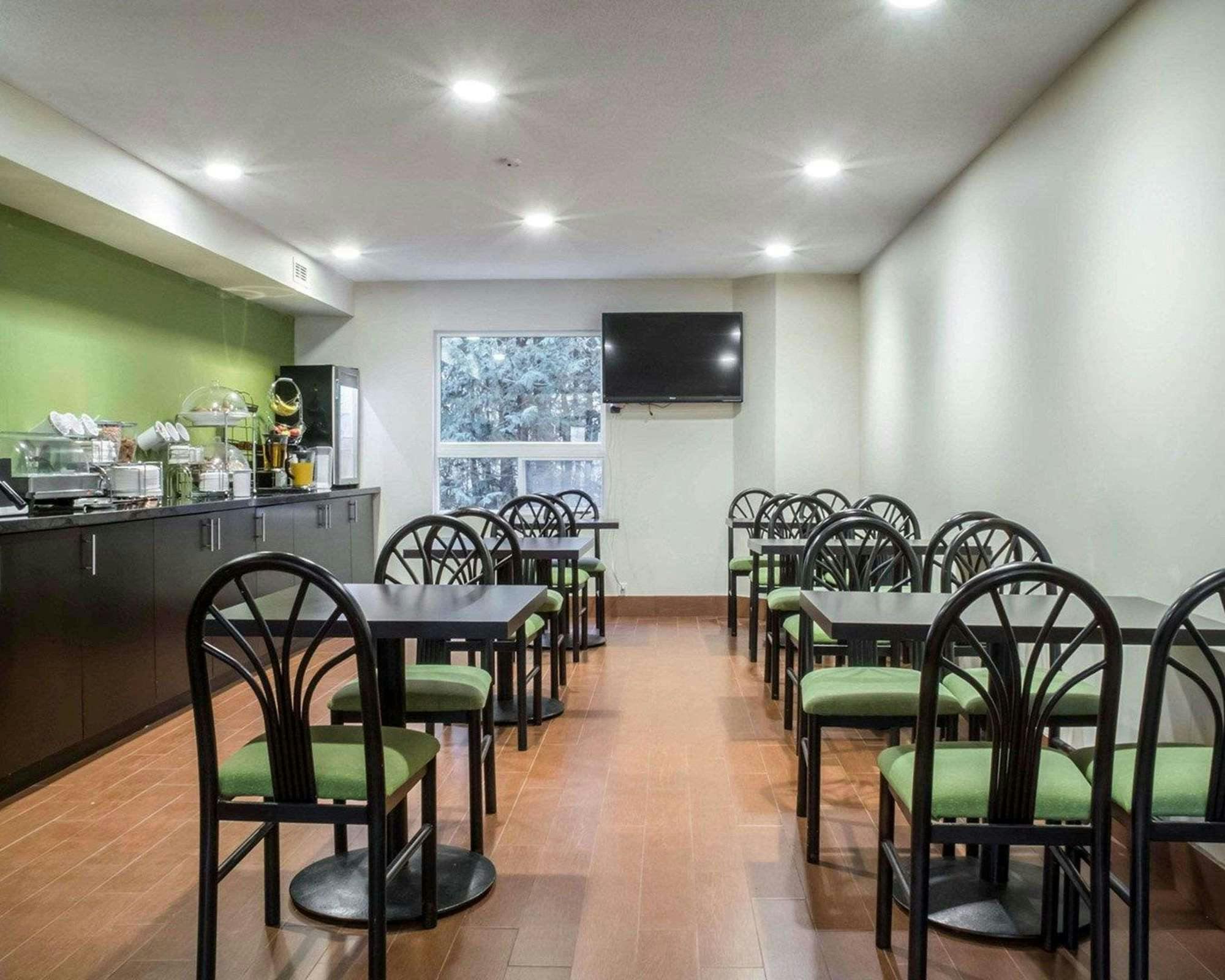 Hotel Comfort Inn Bracebridge, ON photo 2