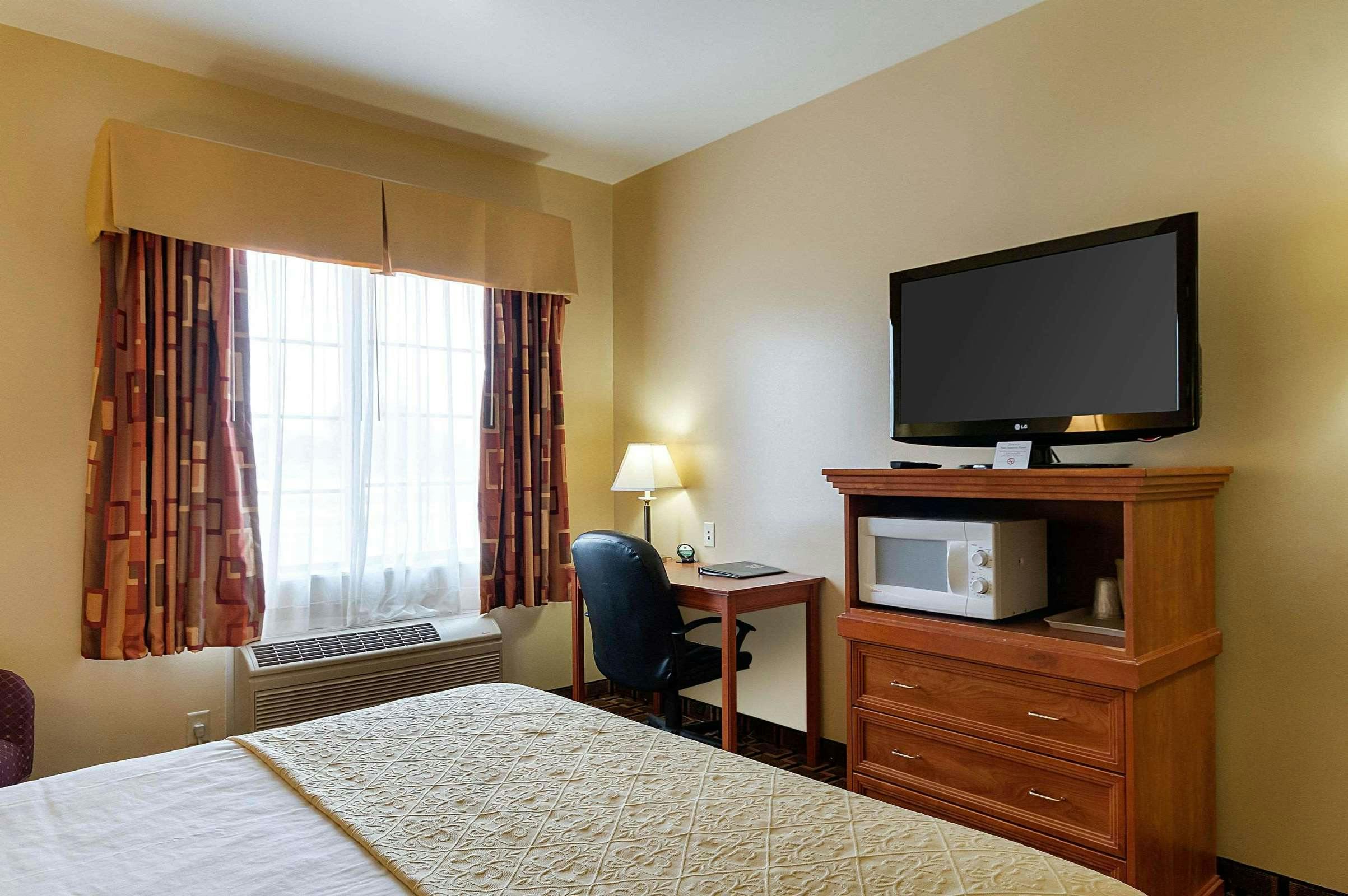 Hotel Econo Lodge Lubbock I-27 photo 3