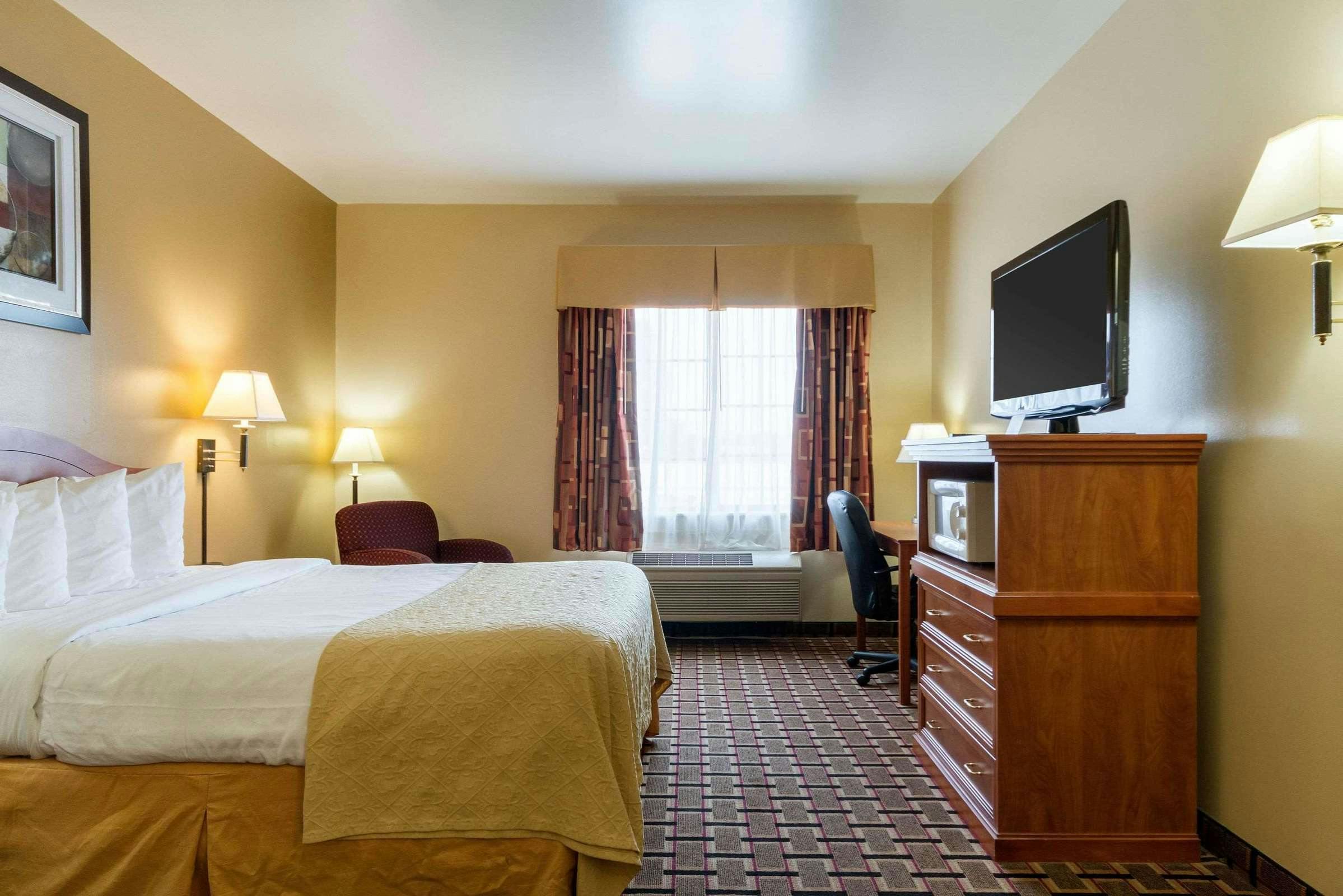 Hotel Econo Lodge Lubbock I-27 photo 2