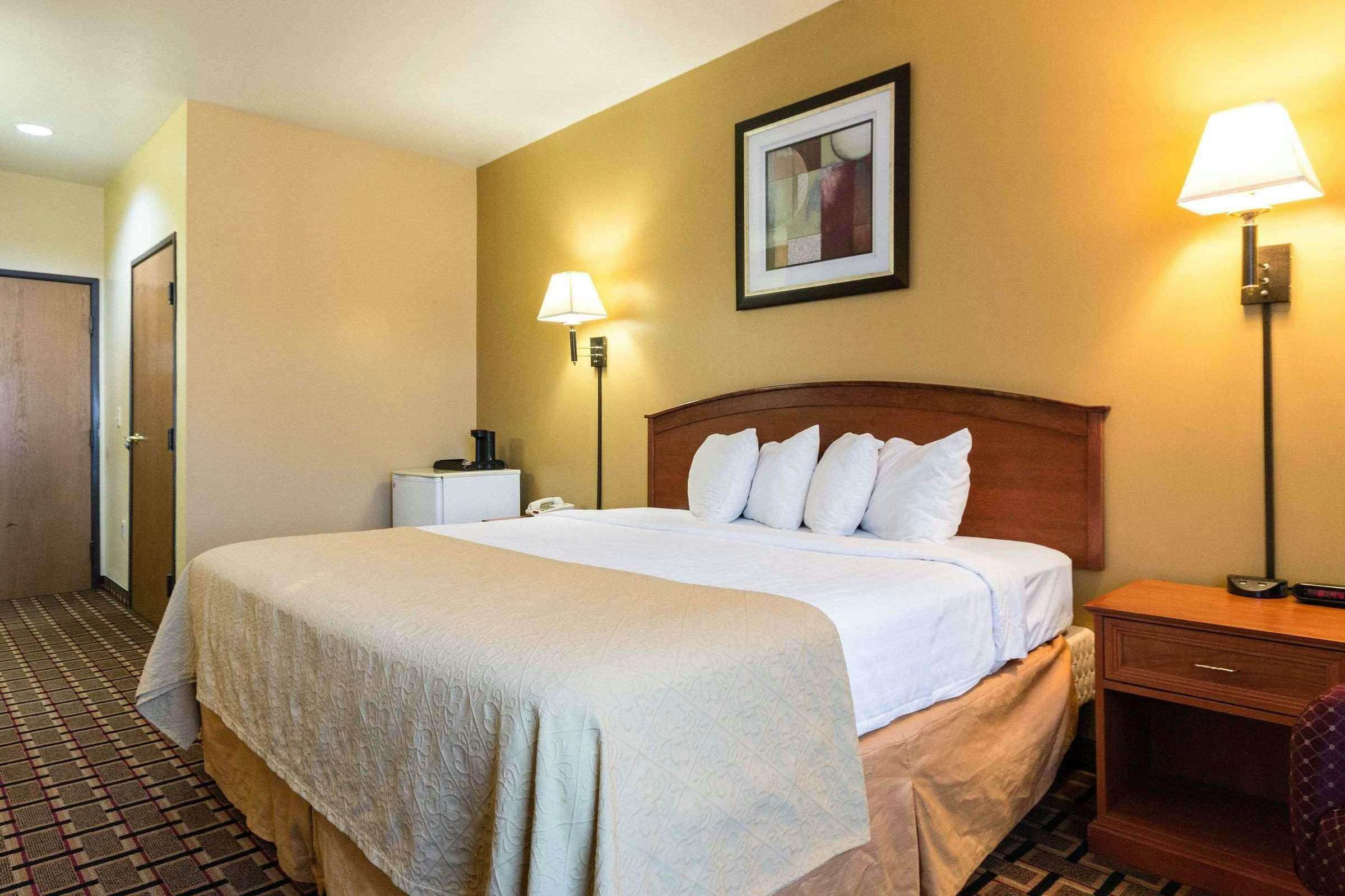 Hotel Econo Lodge Lubbock I-27 photo 1