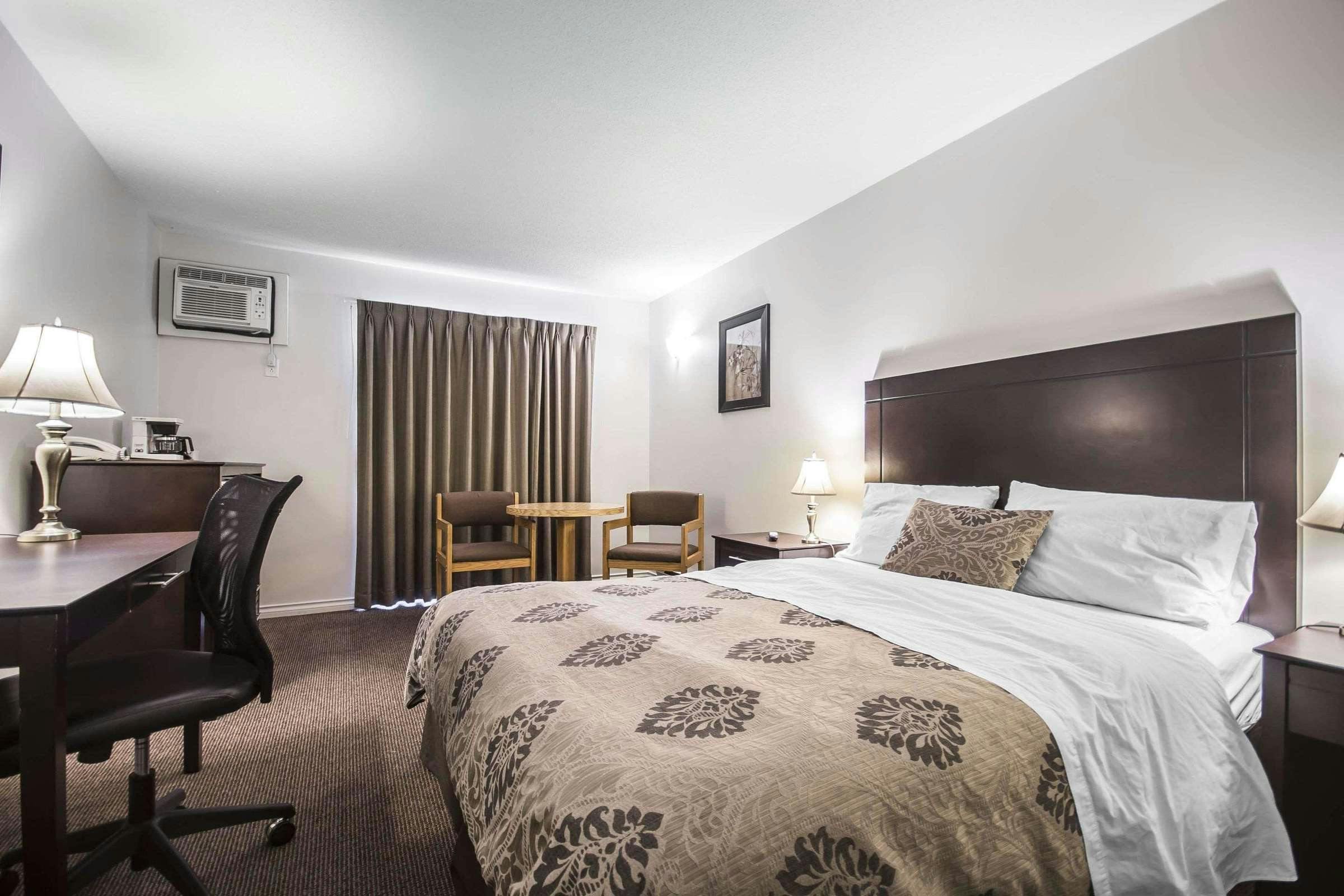 Hotel Econo Lodge Vernon photo 1