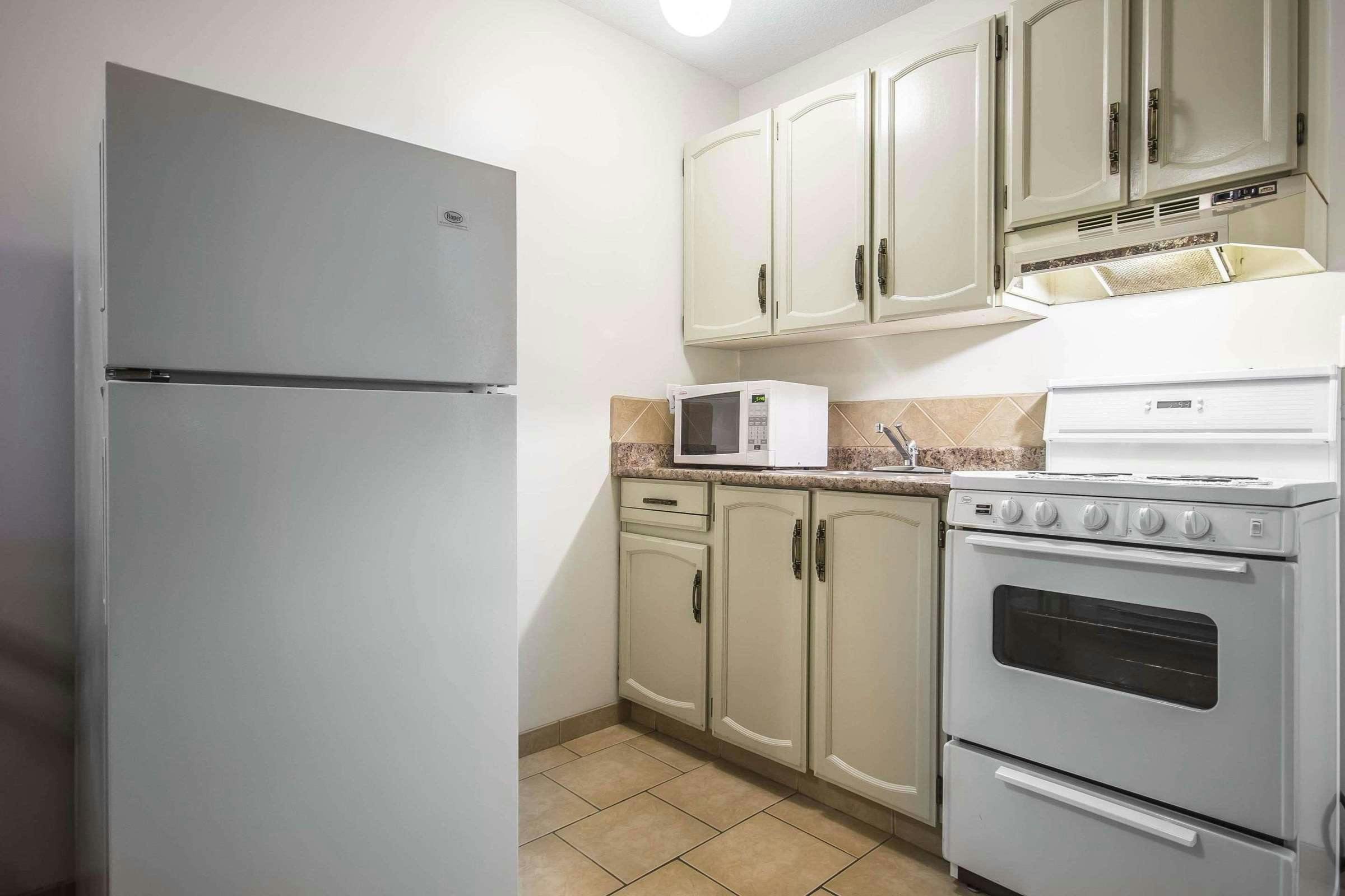 Hotel Econo Lodge Vernon photo 5