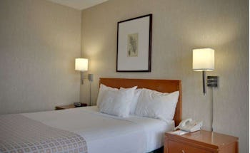 Vagabond Inn Executive Old Town