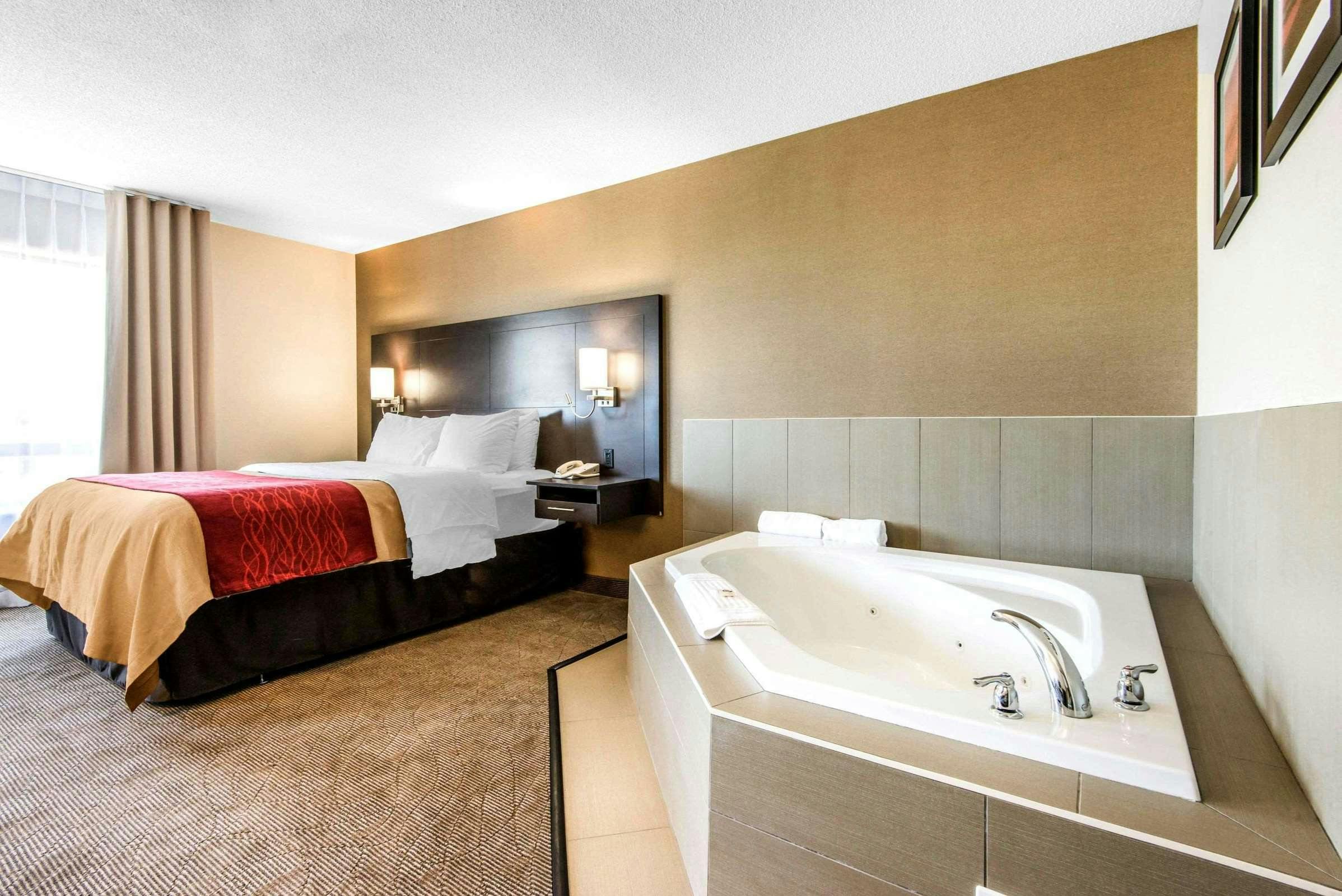 Hotel Comfort Inn Owen Sound photo 2