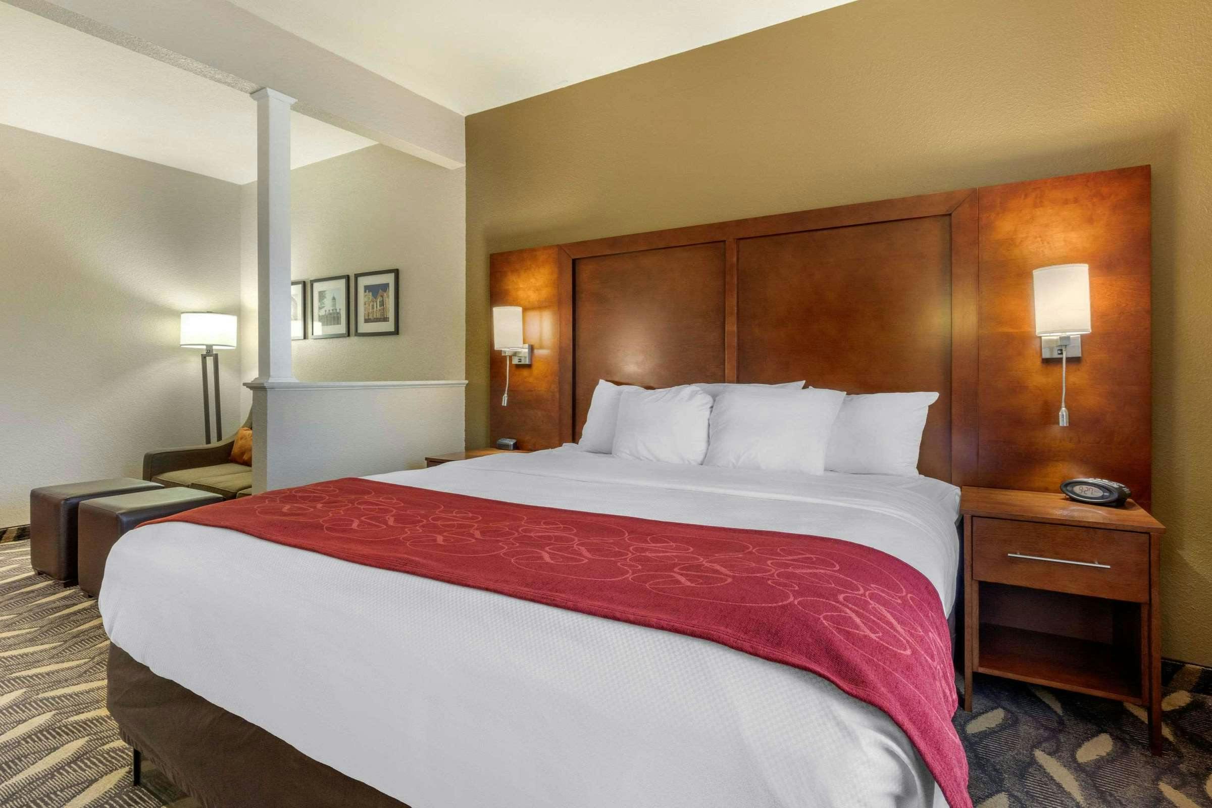 Hotel Comfort Suites Rolla photo 1