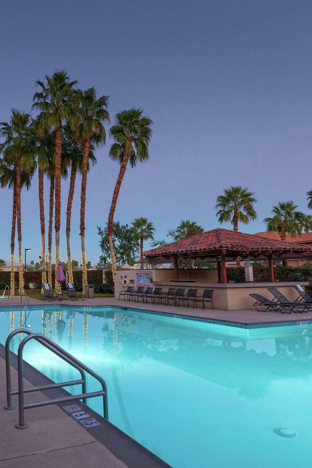 Hotel Hilton Garde Inn Palm Springs Rancho Mirage photo 3