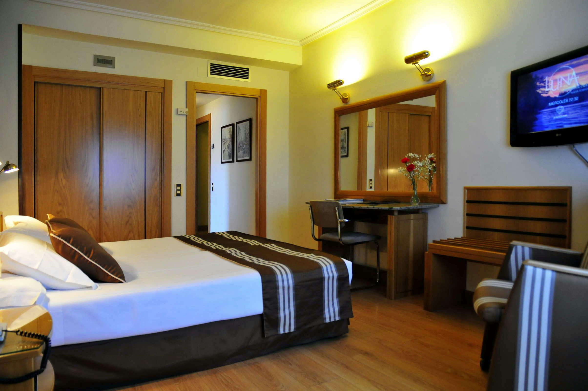 Hotel Zenit Dos Infantas