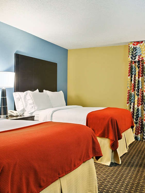 Hotel Holiday Inn Express Fort Campbell Oak Grove photo 1