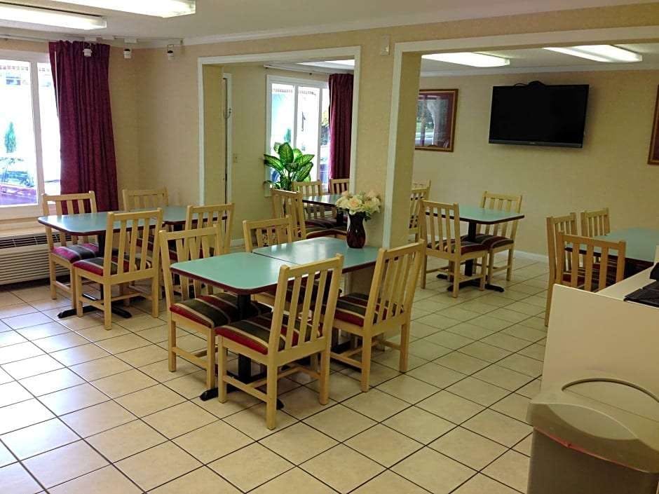 Hotel Rodeway Inn Madison Heights - Detroit photo 4