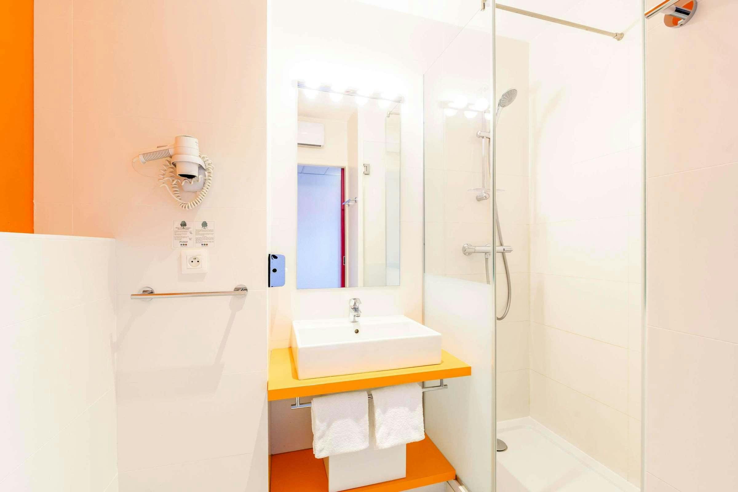 Hotel Comfort Hotel Expo Colmar photo 1