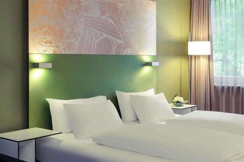 Hotel Congress Hotel Mercure Nürnberg an der Messe photo 1