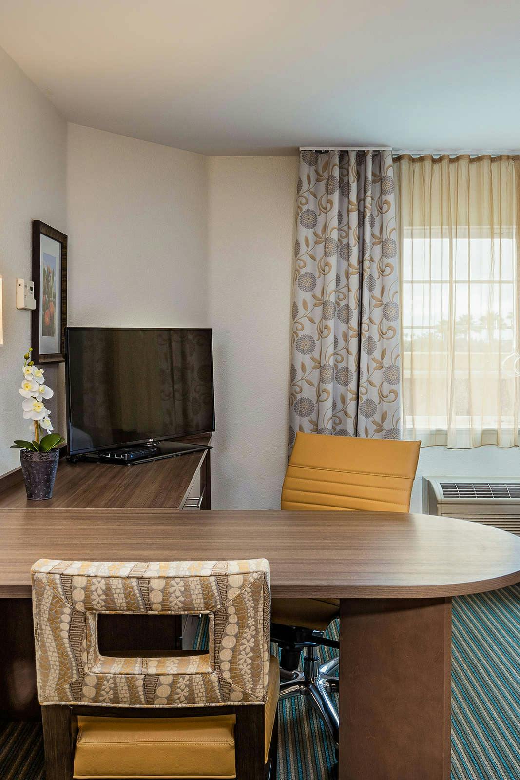 Hotel Candlewood Suites Anaheim - Resort Area photo 4