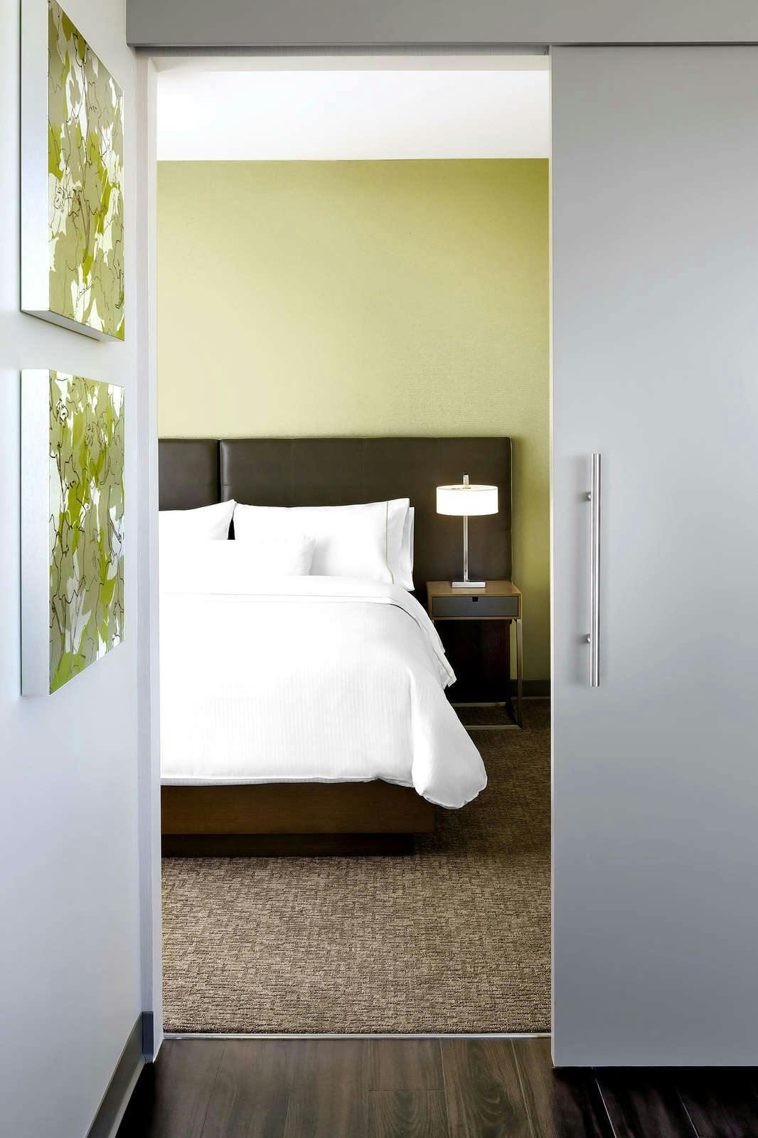 Hotel Element Vancouver Metrotown photo 4