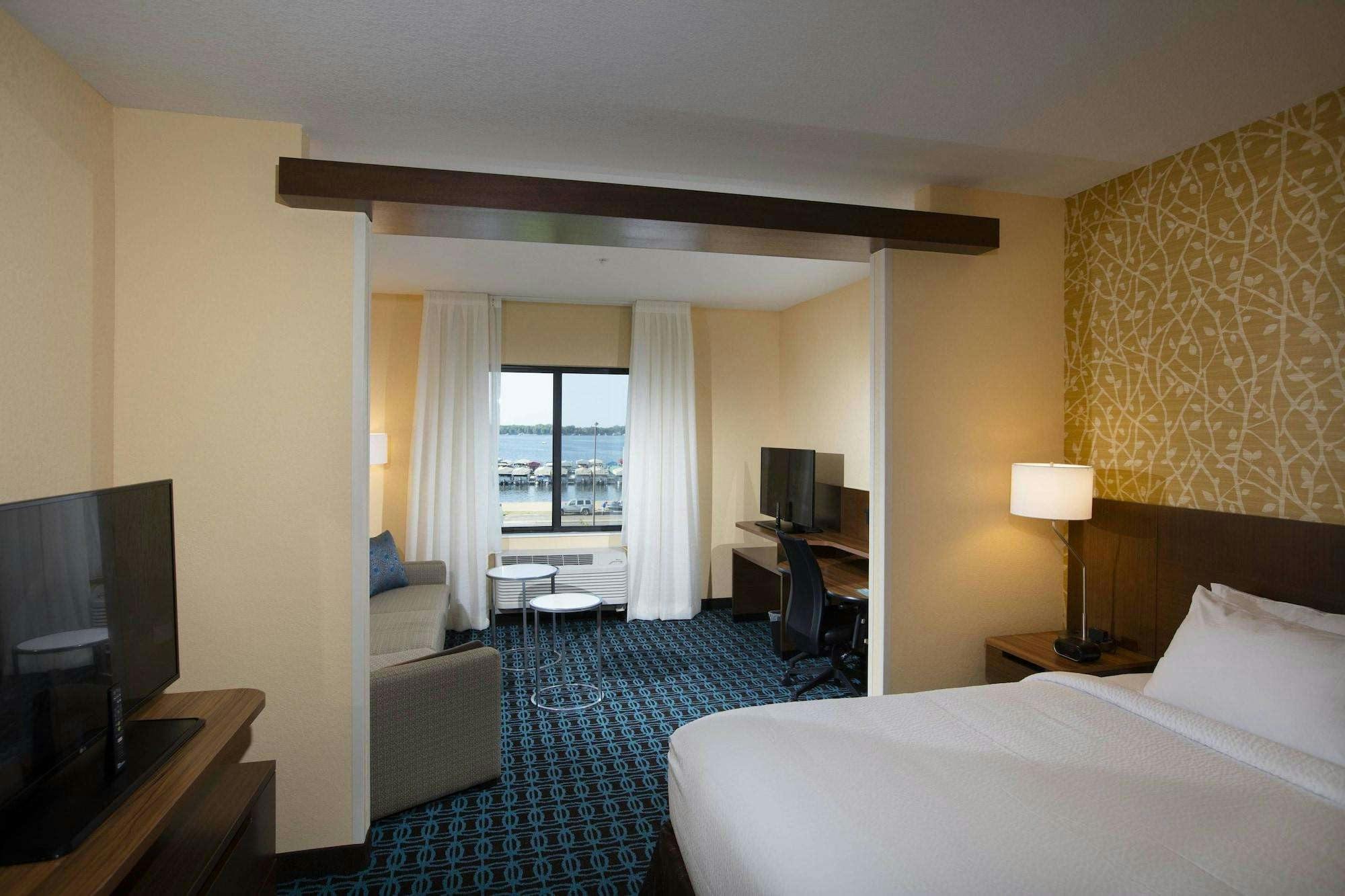 Hotel Fairfield Inn & Suites by Marriott Detroit Lakes photo 1