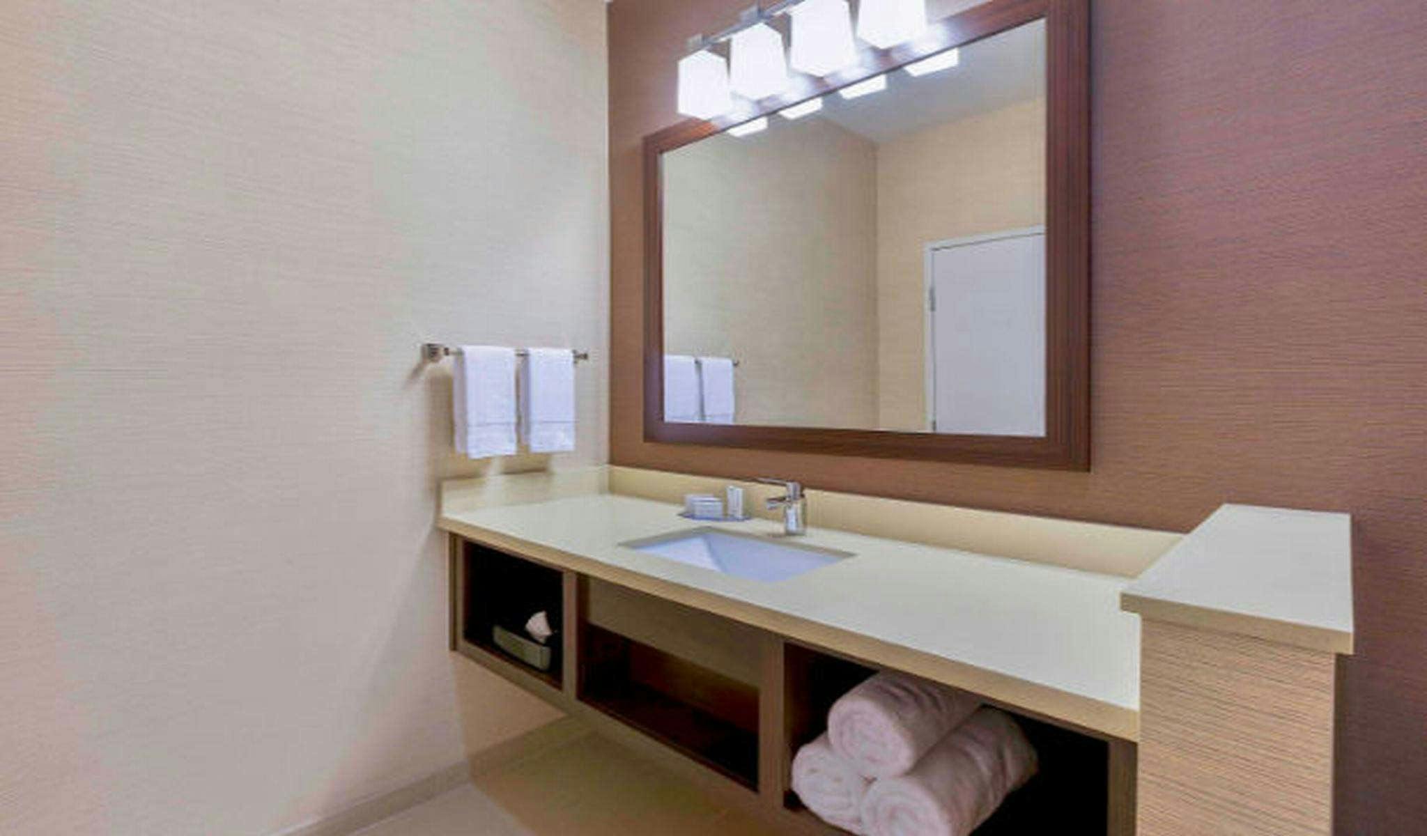 Hotel Fairfield Inn and Suites Riverside Corona/Norco photo 1