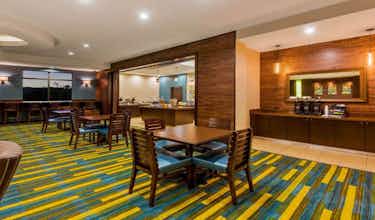 Hotel Fairfield Inn and Suites Riverside Corona/Norco photo 5