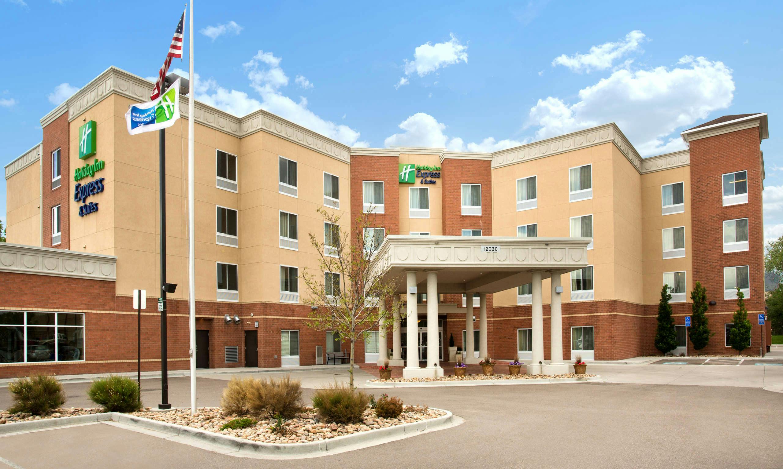 Holiday Inn Express Hotel & Suites Thornton